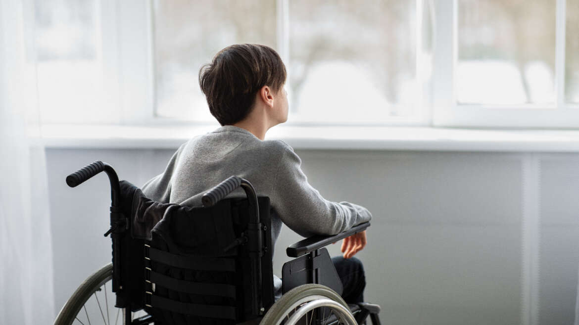 Aranżacja mieszkania dla osoby niepełnosprawnej – jak powinno wyglądać?